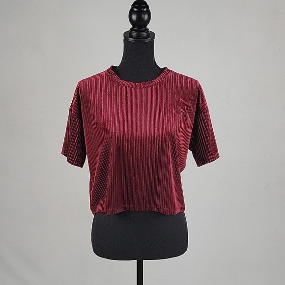 Forever 21 Tops - Forever 21 maroon velvet top S